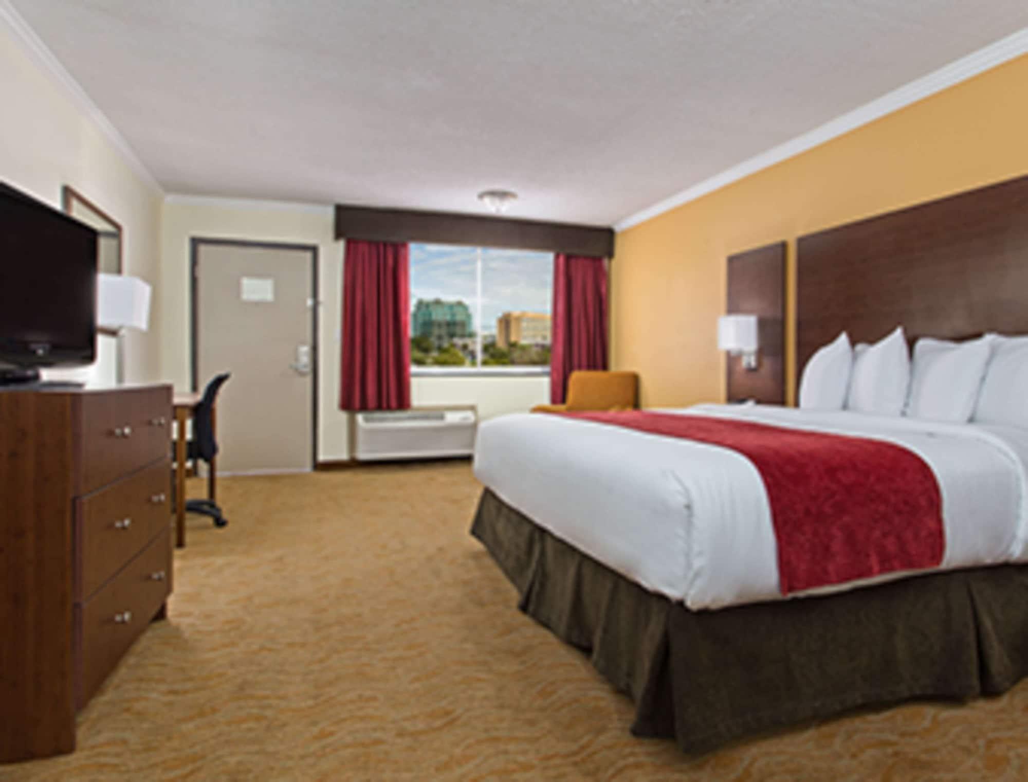 Ramada By Wyndham Tampa Westshore Airport South Экстерьер фото