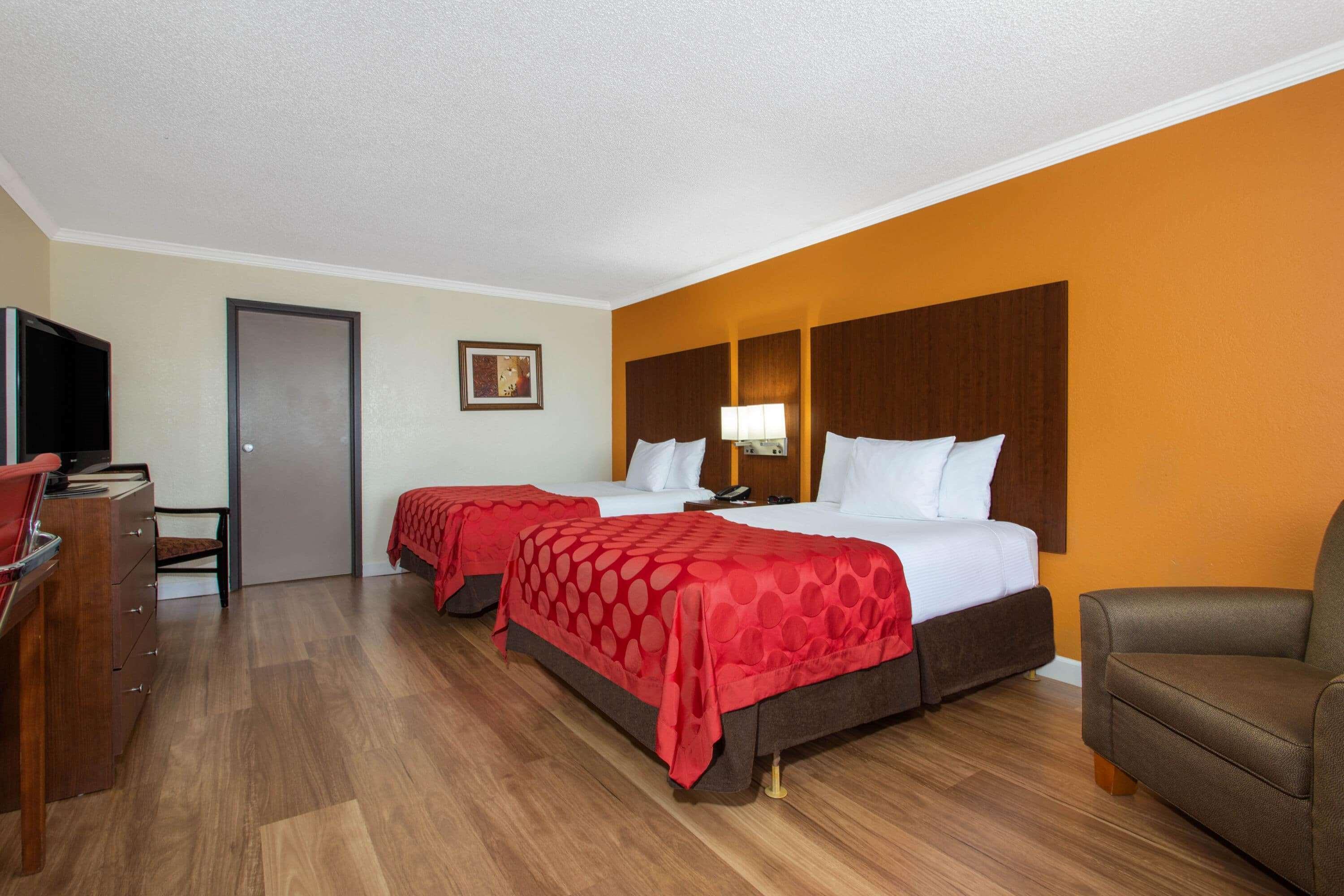 Ramada By Wyndham Tampa Westshore Airport South Экстерьер фото