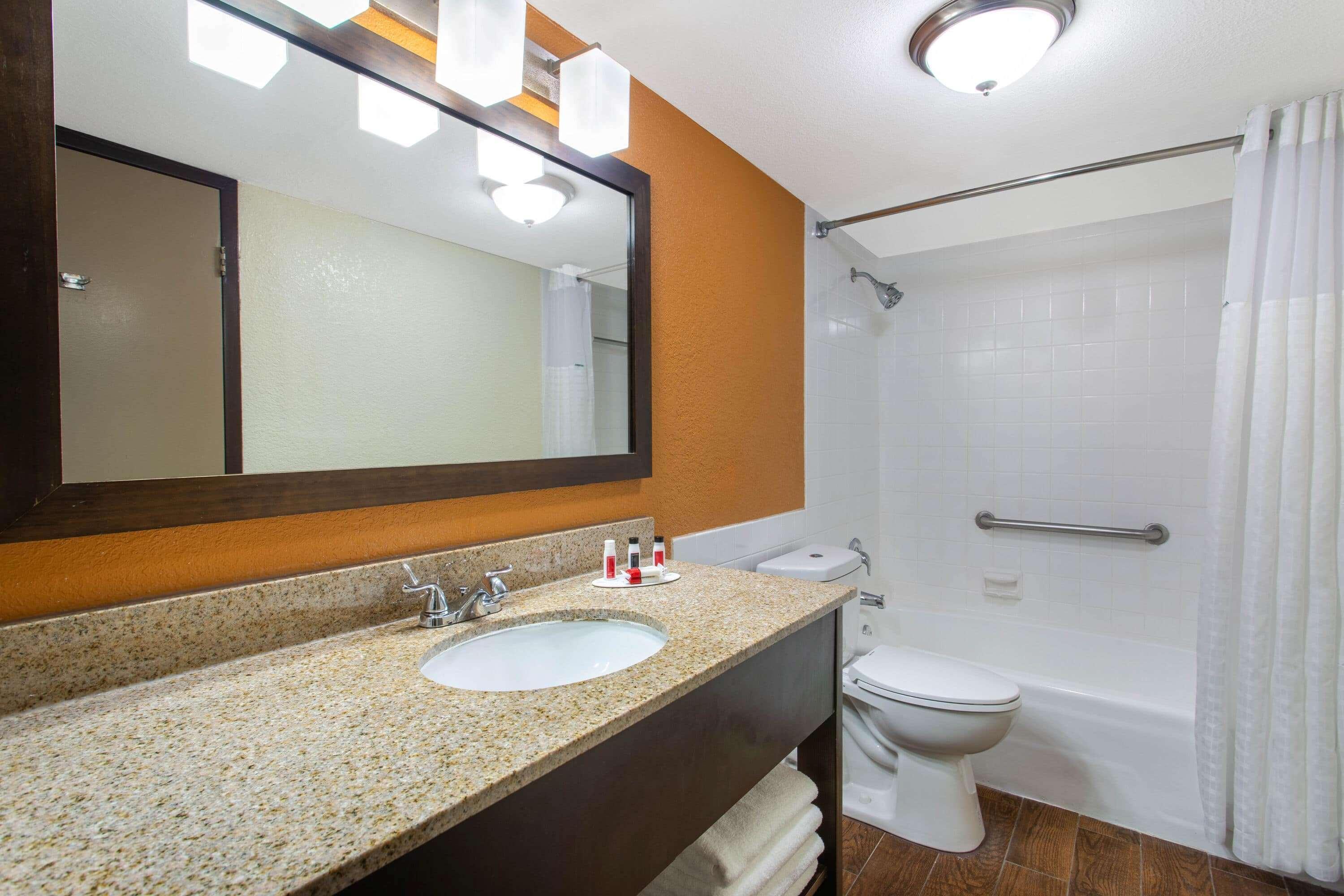 Ramada By Wyndham Tampa Westshore Airport South Экстерьер фото