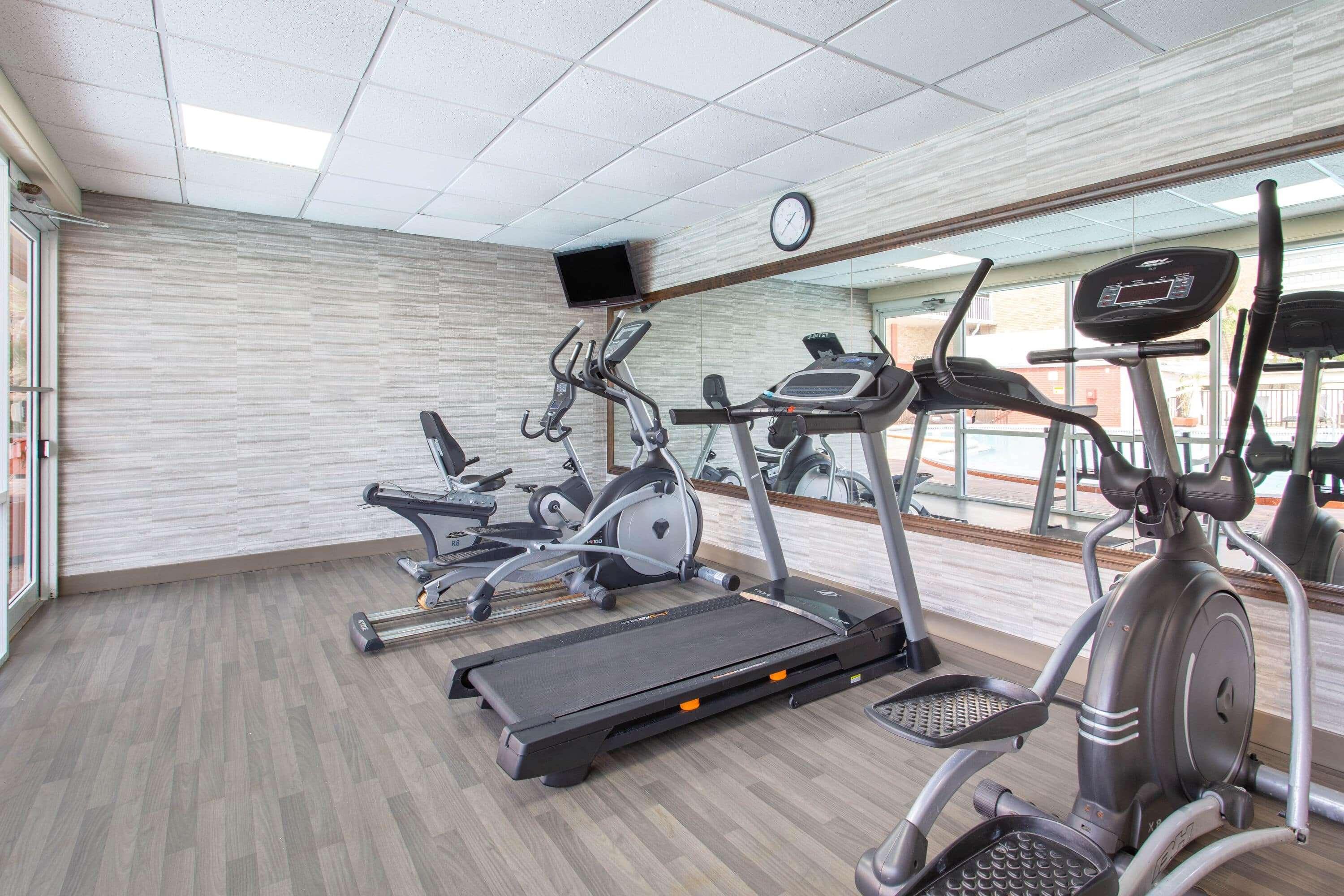 Ramada By Wyndham Tampa Westshore Airport South Экстерьер фото