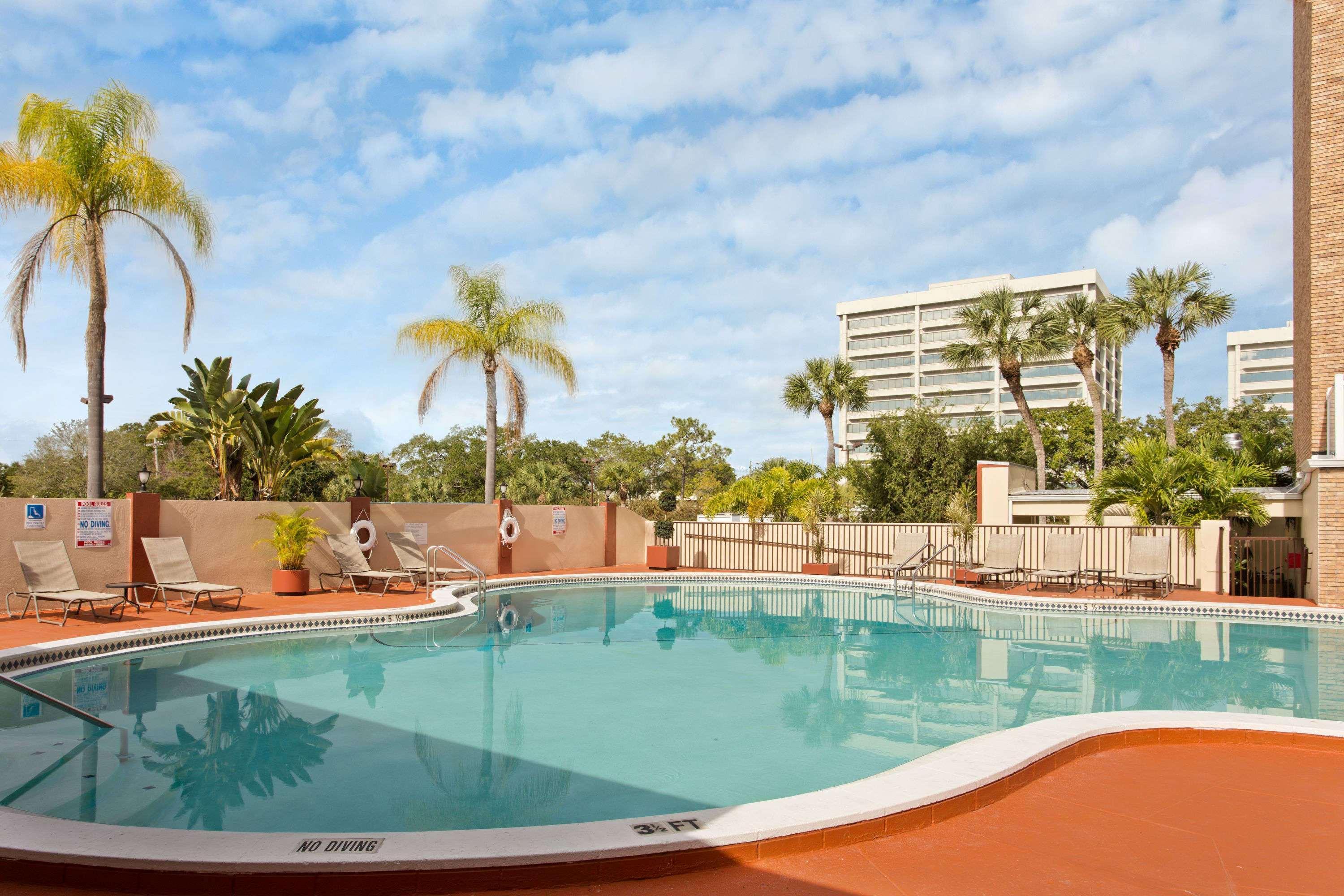 Ramada By Wyndham Tampa Westshore Airport South Экстерьер фото
