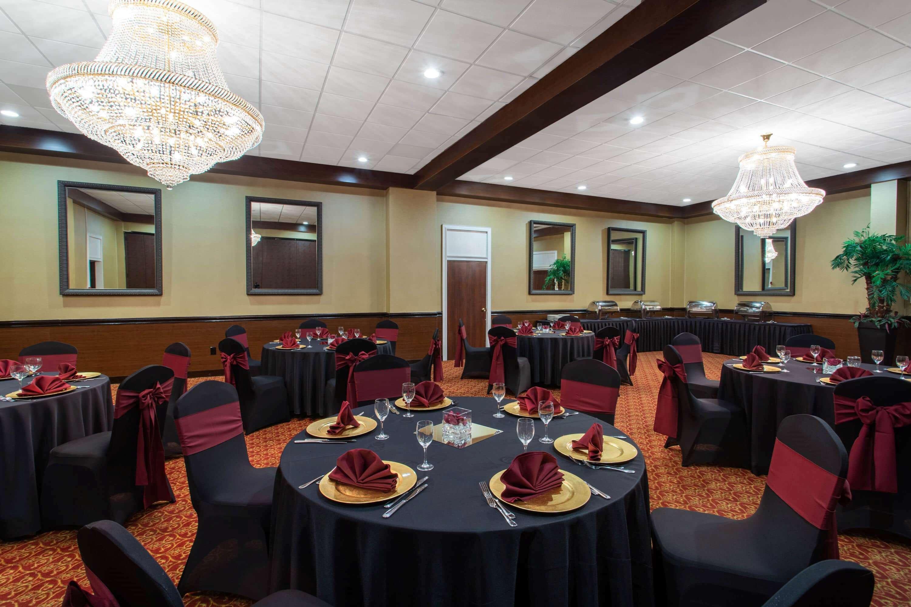 Ramada By Wyndham Tampa Westshore Airport South Экстерьер фото