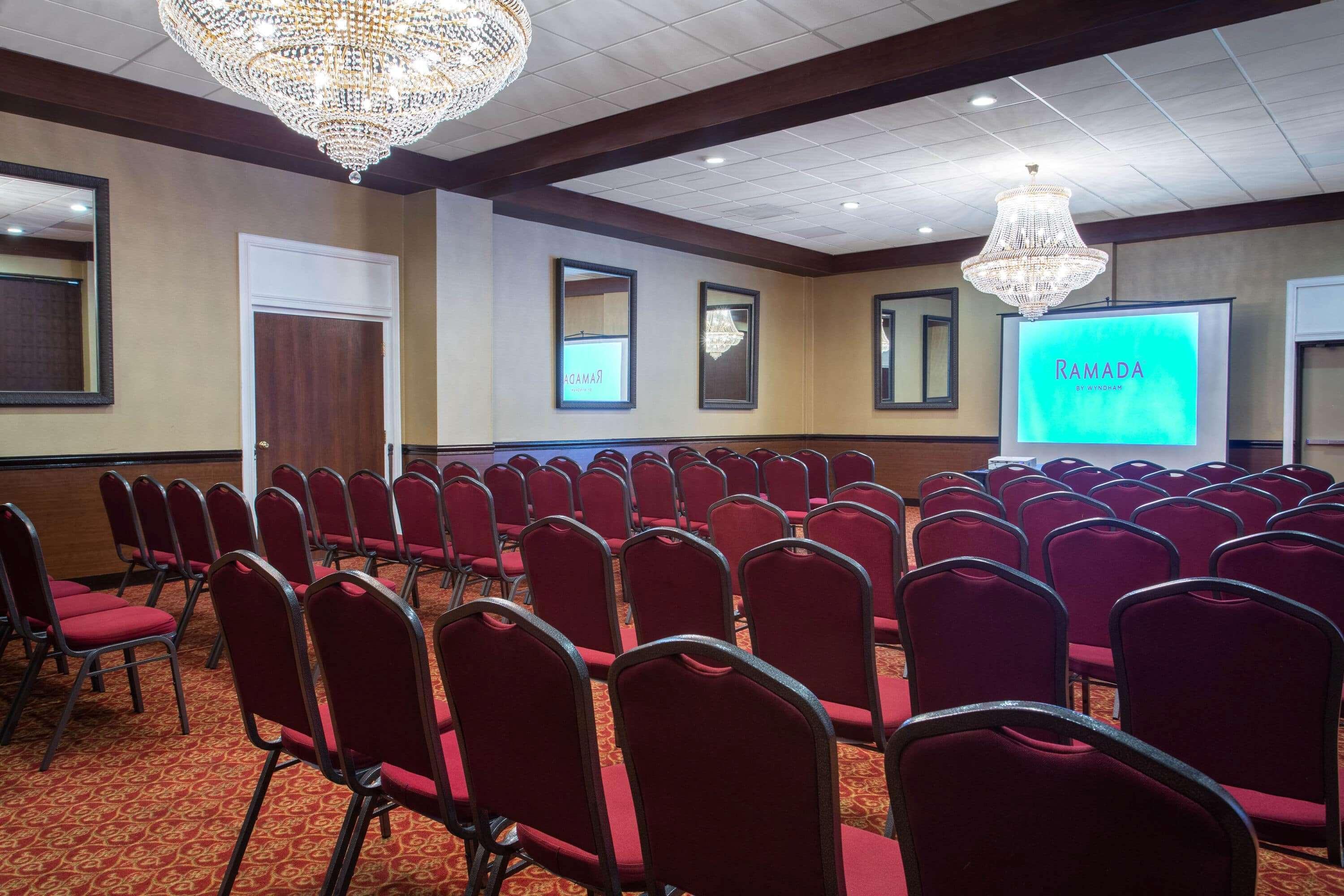 Ramada By Wyndham Tampa Westshore Airport South Экстерьер фото