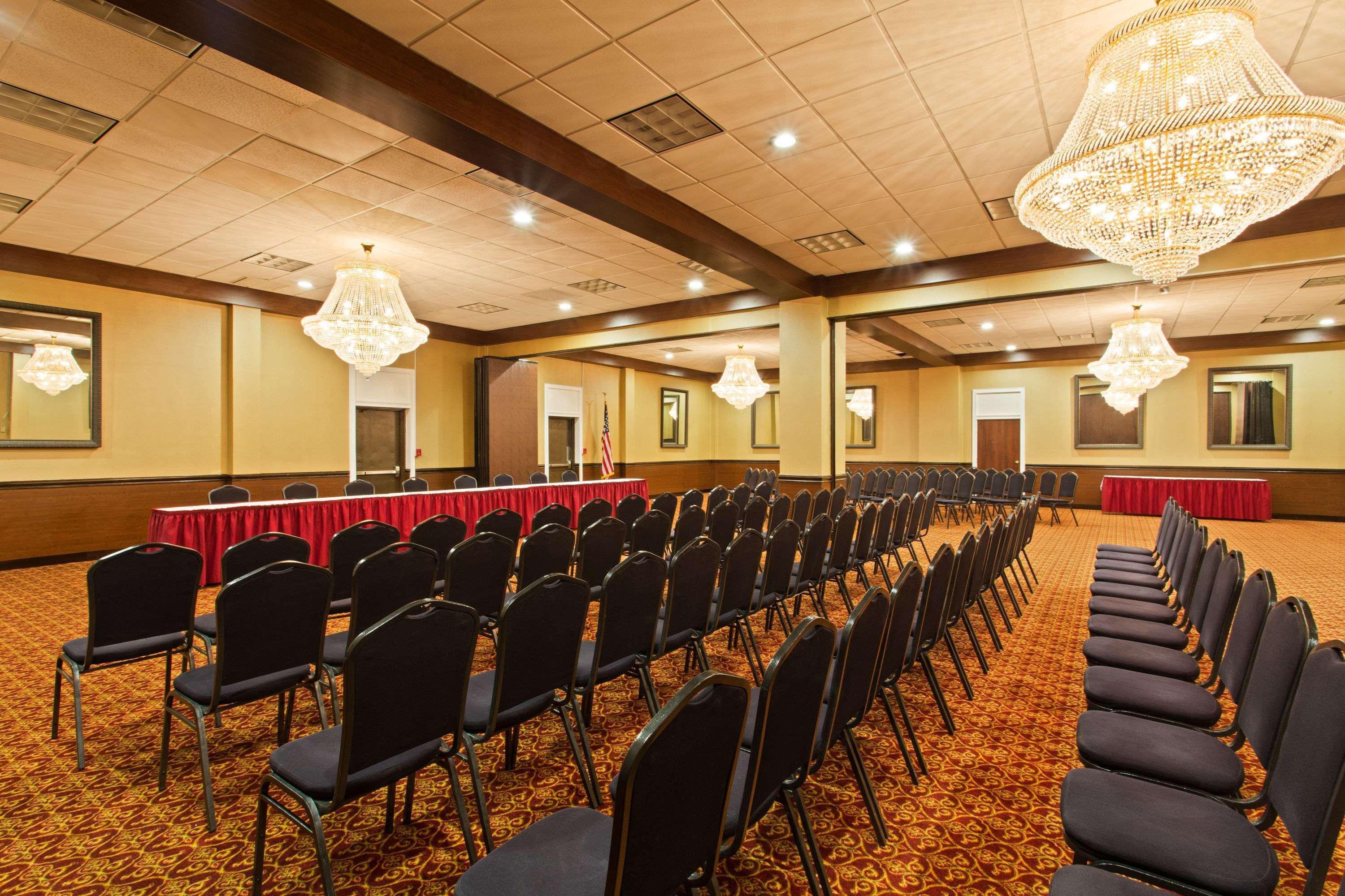 Ramada By Wyndham Tampa Westshore Airport South Экстерьер фото