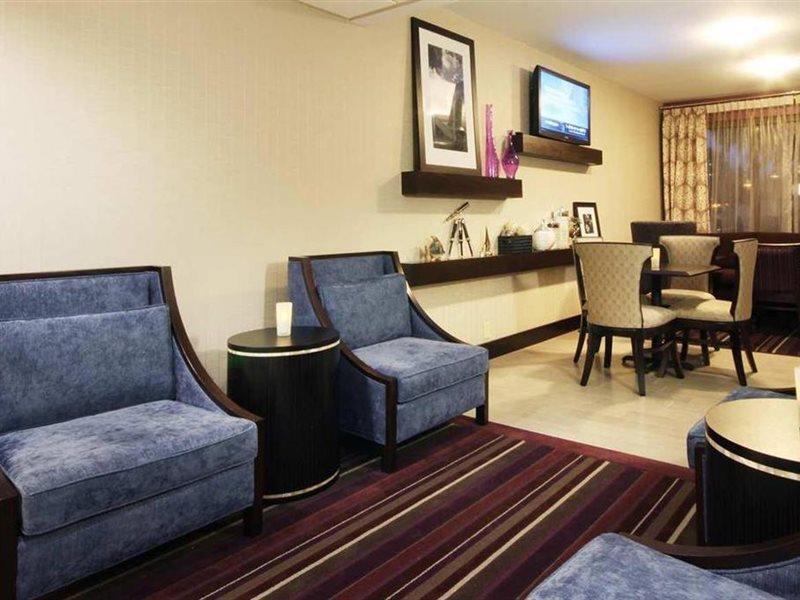 Ramada By Wyndham Tampa Westshore Airport South Экстерьер фото